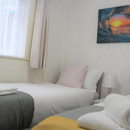 Clover Apartments Hadleigh  Extérieur photo