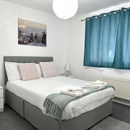 Clover Apartments Hadleigh  Extérieur photo