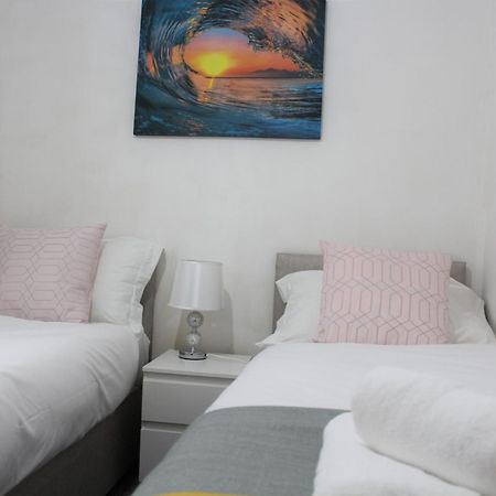 Clover Apartments Hadleigh  Extérieur photo