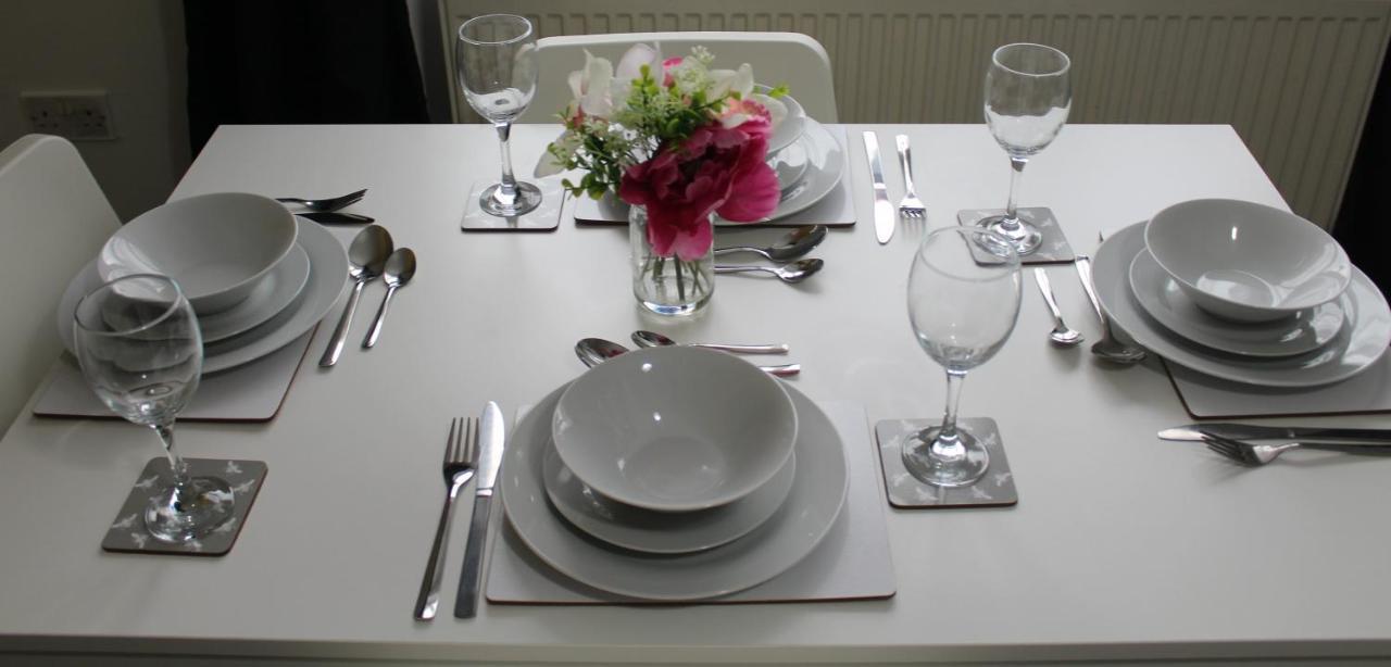 Clover Apartments Hadleigh  Extérieur photo