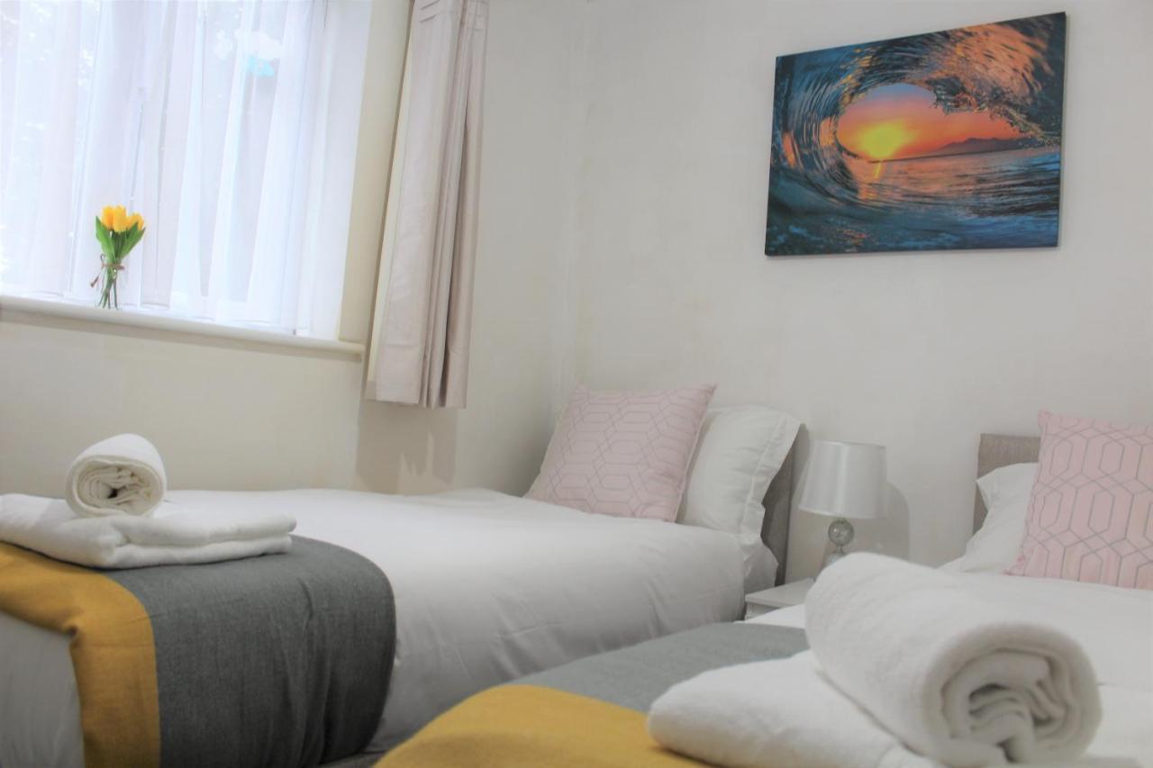 Clover Apartments Hadleigh  Extérieur photo