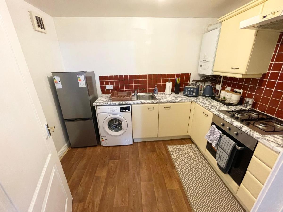 Clover Apartments Hadleigh  Extérieur photo