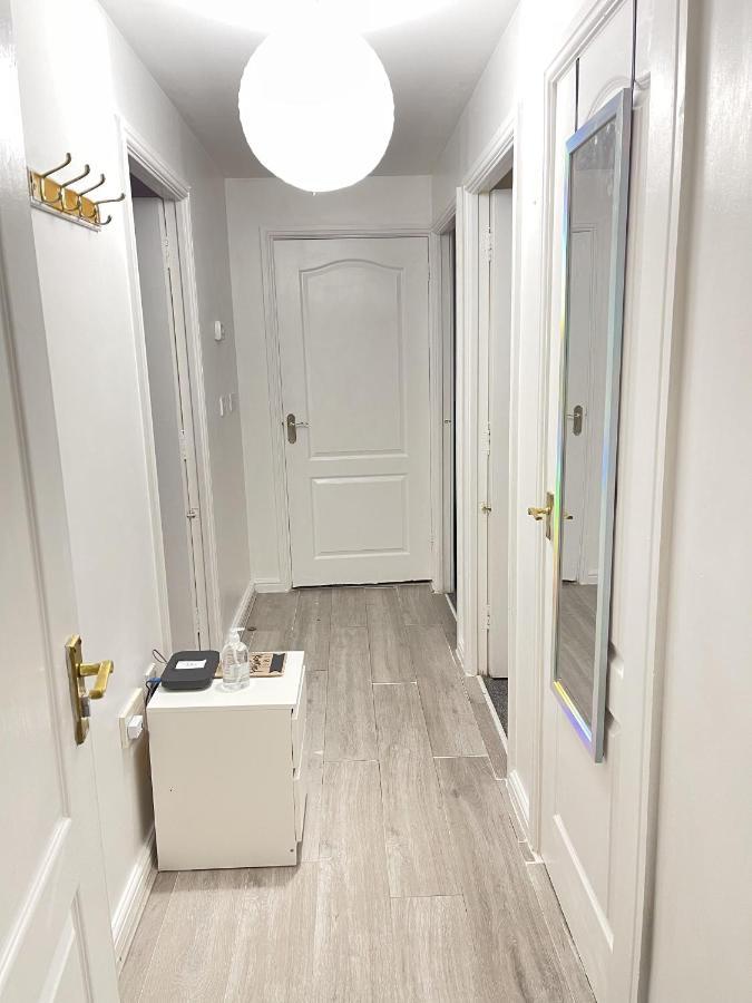 Clover Apartments Hadleigh  Extérieur photo