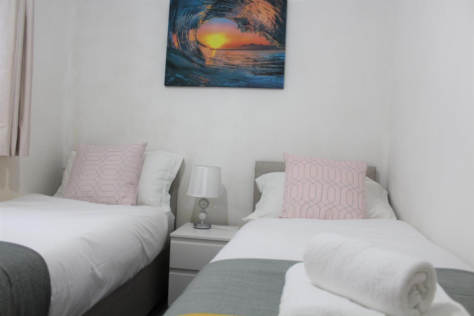 Clover Apartments Hadleigh  Extérieur photo